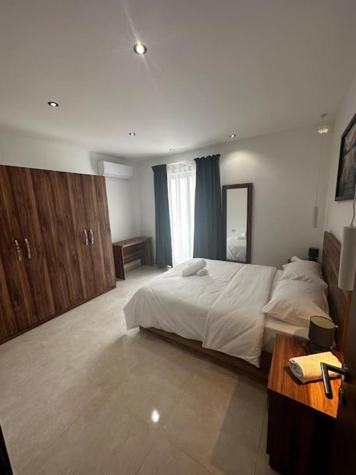 Ferienwohnung Duplex Penthouse In Gzira Sleeps 6 Exterior foto