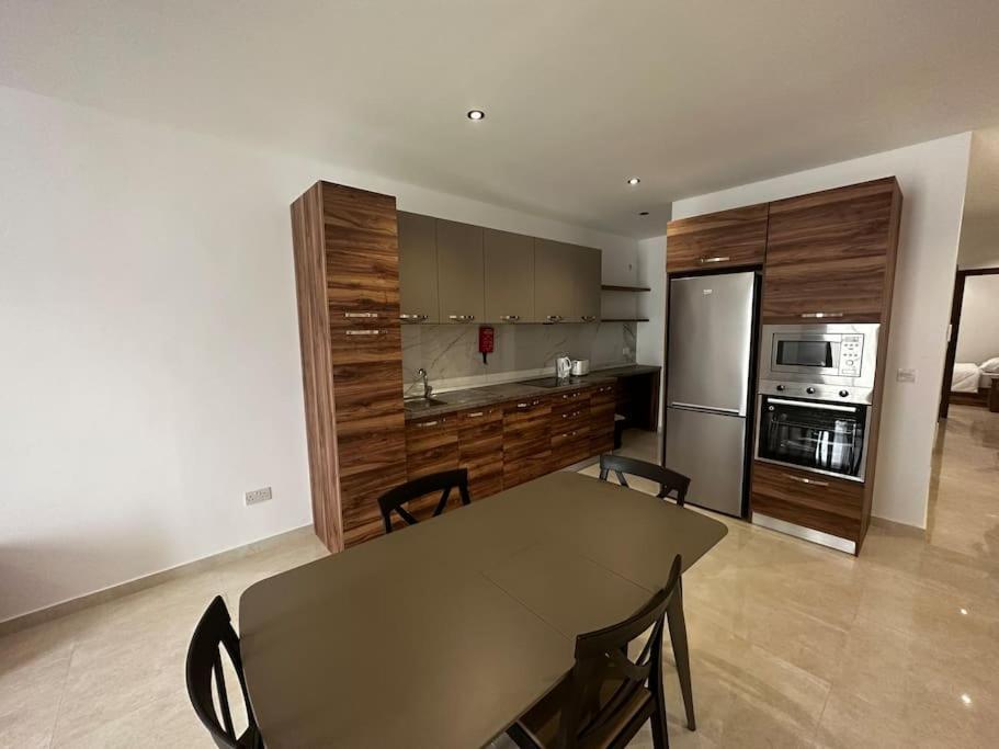 Ferienwohnung Duplex Penthouse In Gzira Sleeps 6 Exterior foto